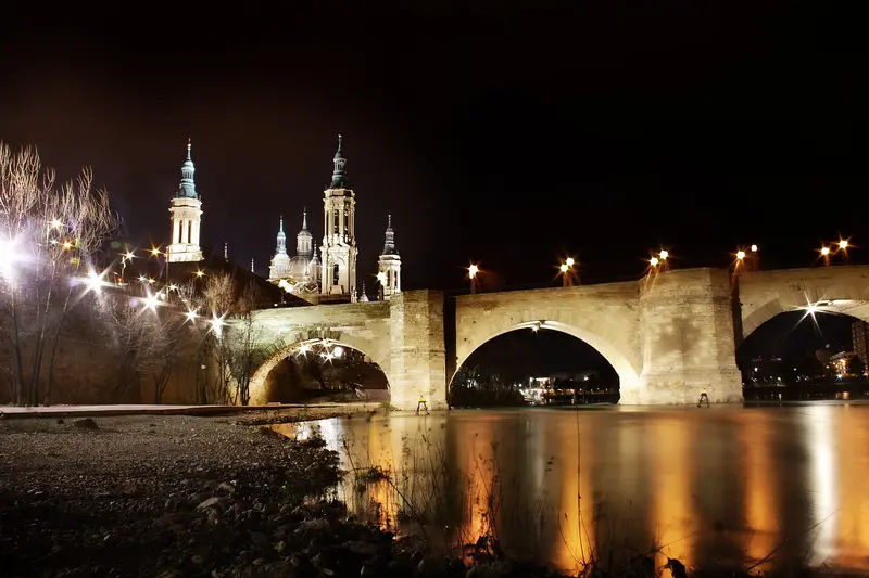 El Ebro de noche